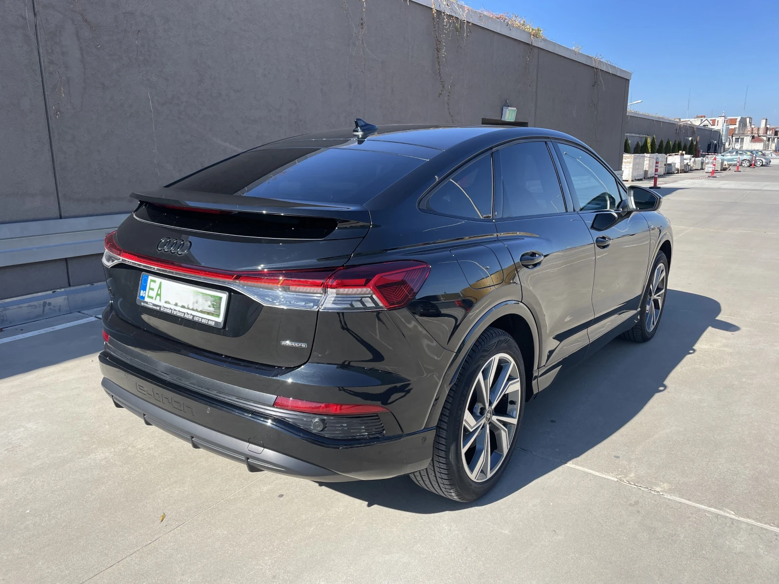 Audi Q4 E-tron 55 Sportback S design - изображение 7