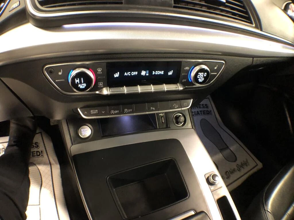 Audi Q5 S-LINE| PANO| ПАМЕТ| AMBIENT| ФИКС ЦЕНА , снимка 14 - Автомобили и джипове - 54218876