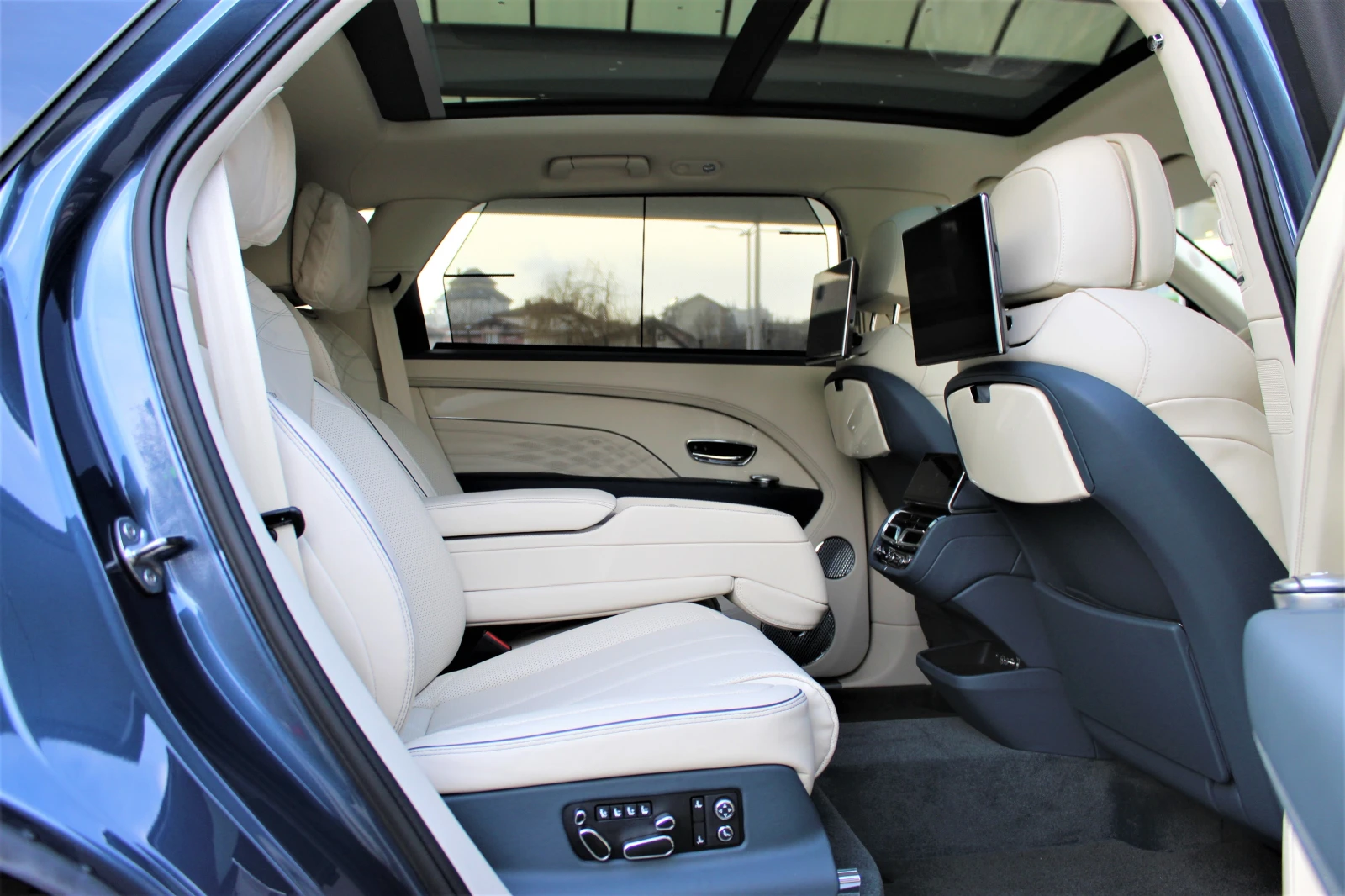 Bentley Bentayga 4.0 V8/ EWB / AZURE / FIRST EDITION / NAIM/ LONG / | Mobile.bg � ����������� 12