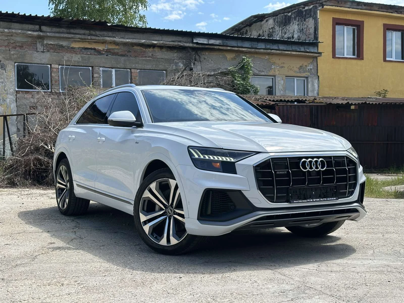 Audi Q8 Technik S-Line quattro, снимка 2 - Автомобили и джипове - 54343043