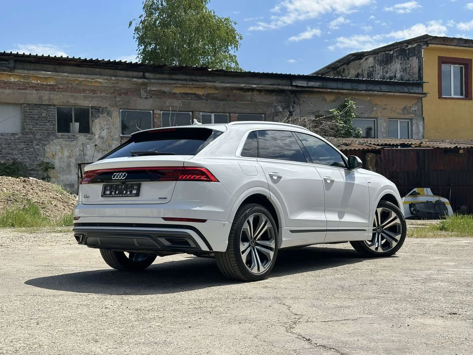 Audi Q8 Technik S-Line quattro, снимка 6 - Автомобили и джипове - 54343043