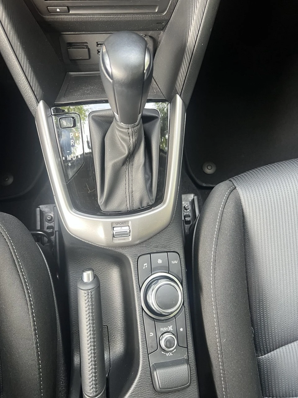 Mazda CX-3, снимка 8 - Автомобили и джипове - 55364528