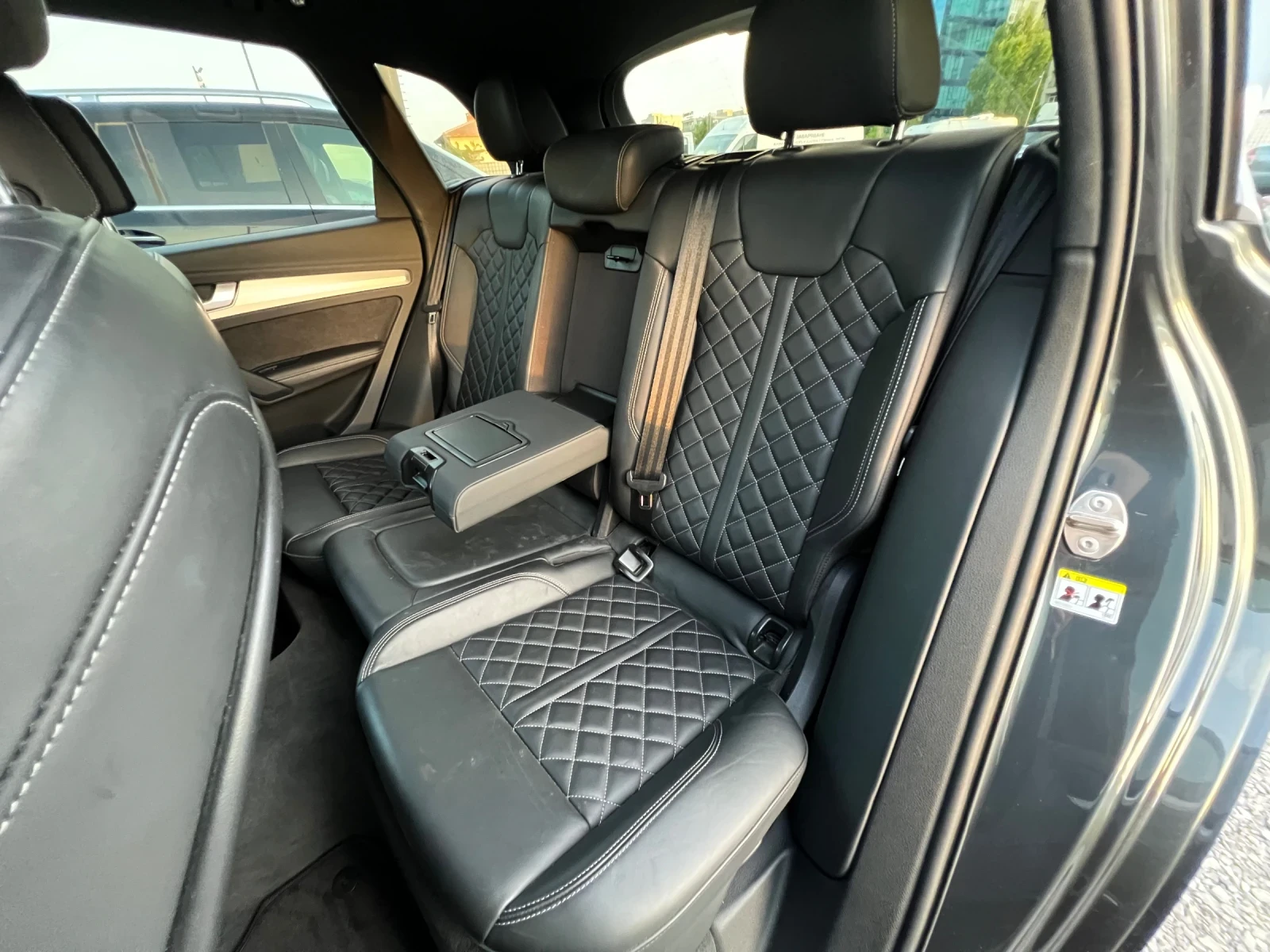 Audi SQ5 3.0TFSI* MATRIX* PANO* BLIND SPOT* БАРТЕР/ЛИЗИНГ, снимка 10 - Автомобили и джипове - 55398178