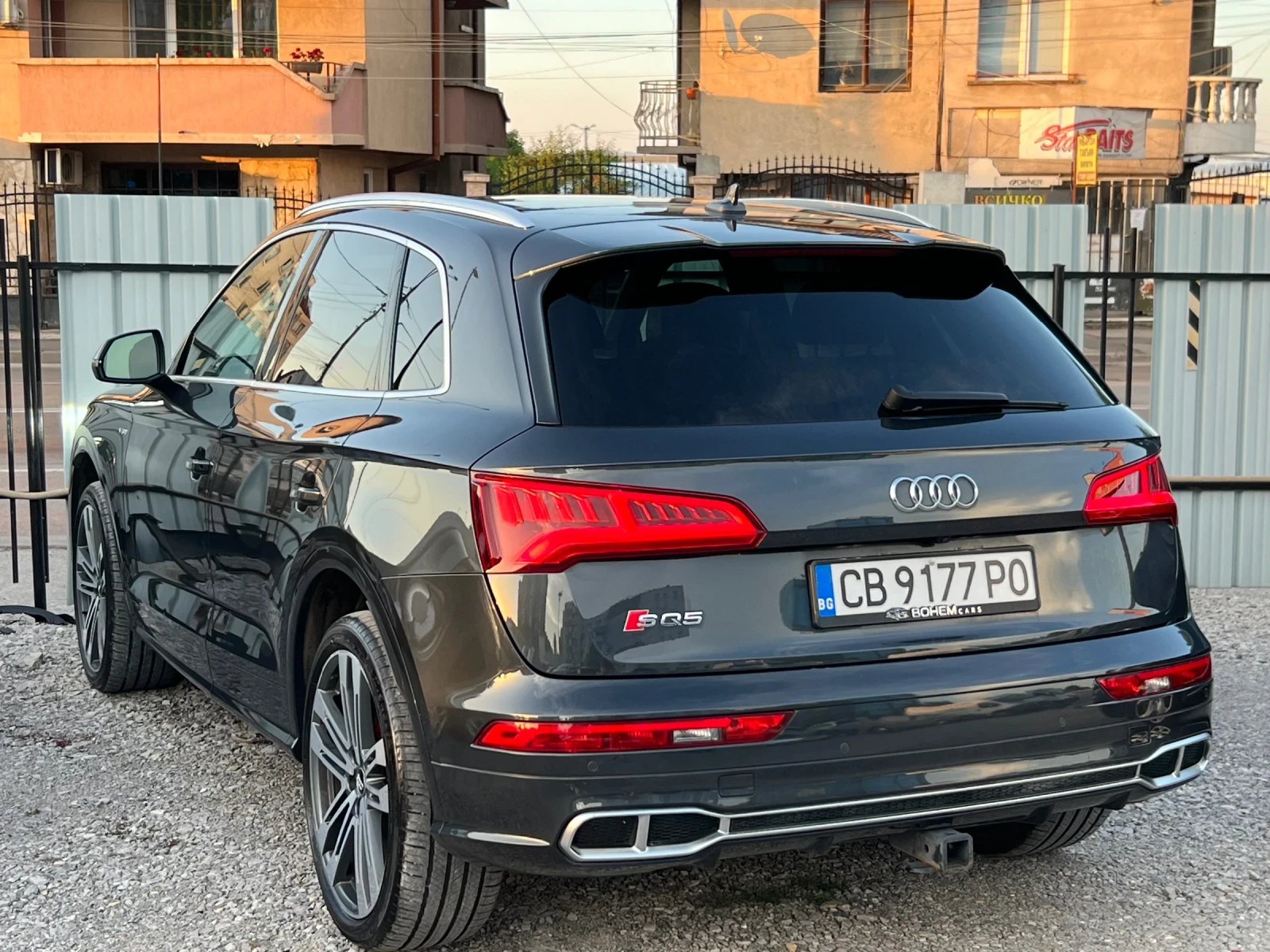 Audi SQ5 3.0TFSI* MATRIX* PANO* BLIND SPOT* БАРТЕР/ЛИЗИНГ, снимка 4 - Автомобили и джипове - 55398178