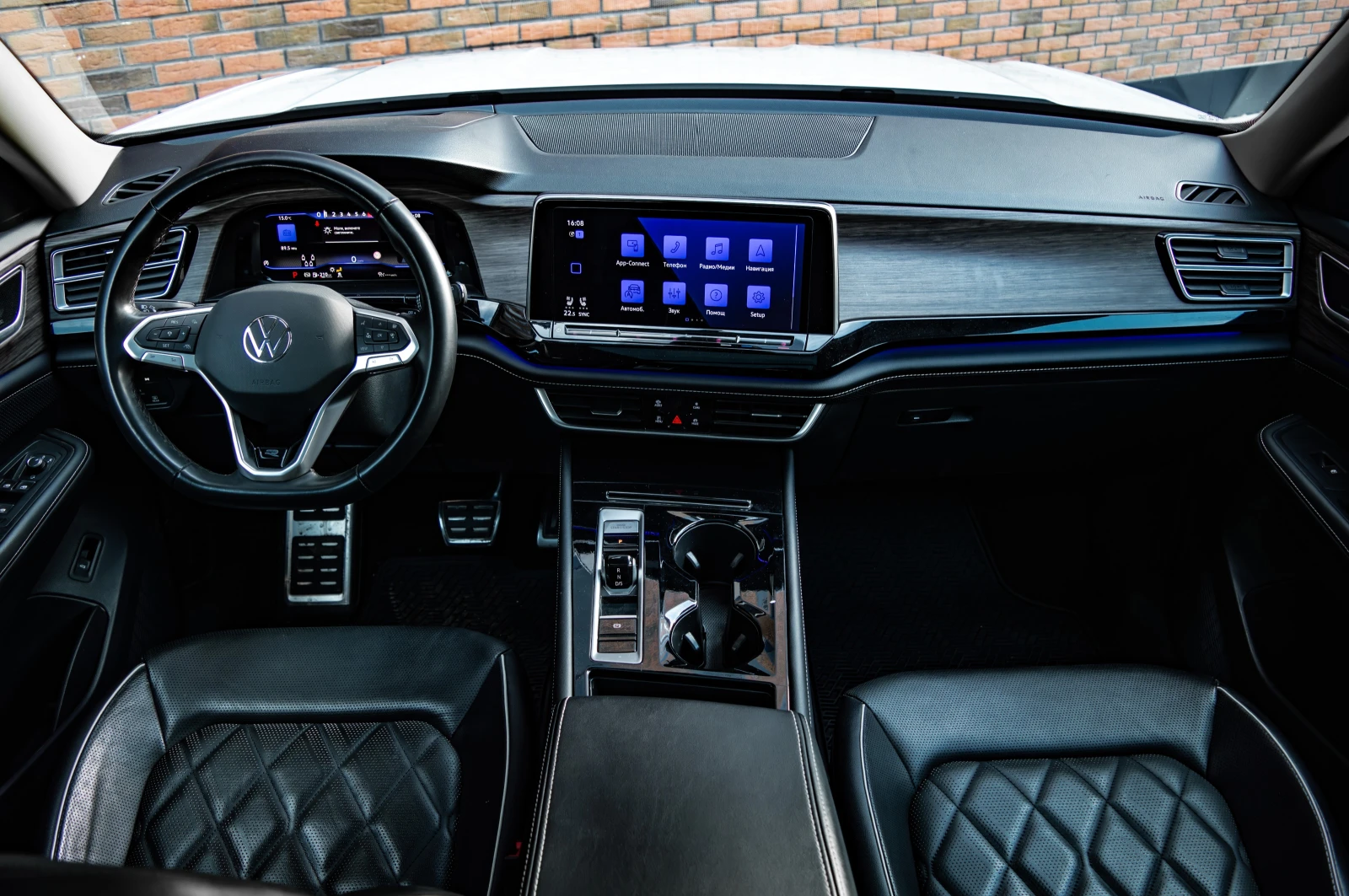 VW Atlas 2.0 TSI 4Motion, снимка 8 - Автомобили и джипове - 56584546