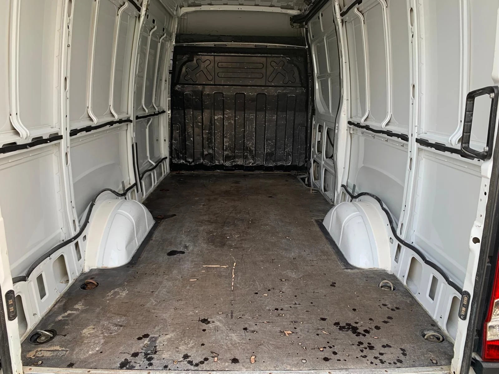 Iveco Daily 35-150 Климатик, снимка 9 - Бусове и автобуси - 55160245