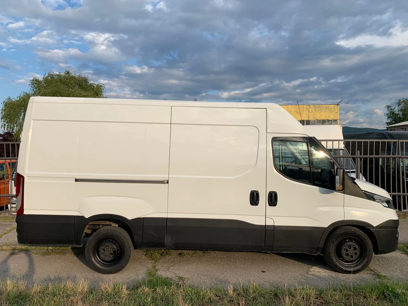 Iveco Daily 35-150 Климатик, снимка 4 - Бусове и автобуси - 55160245