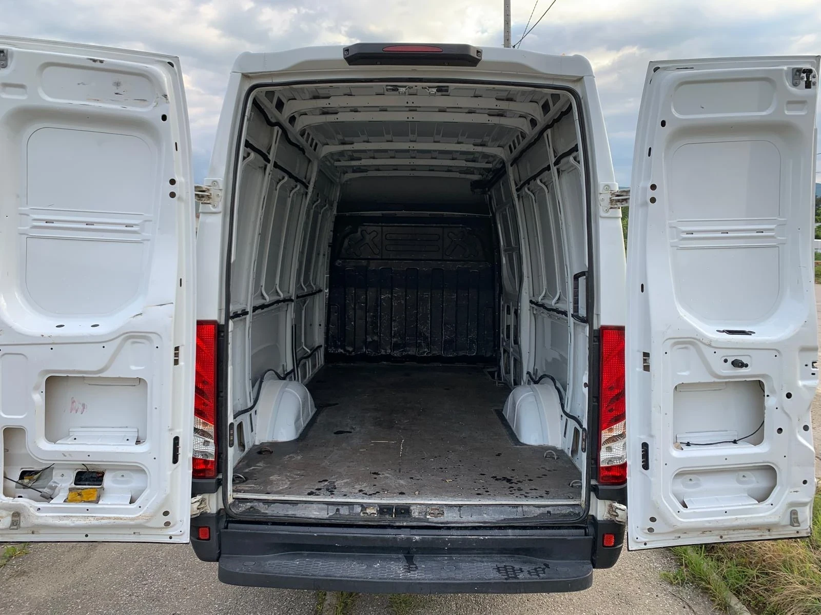 Iveco Daily 35-150 Климатик, снимка 8 - Бусове и автобуси - 55160245