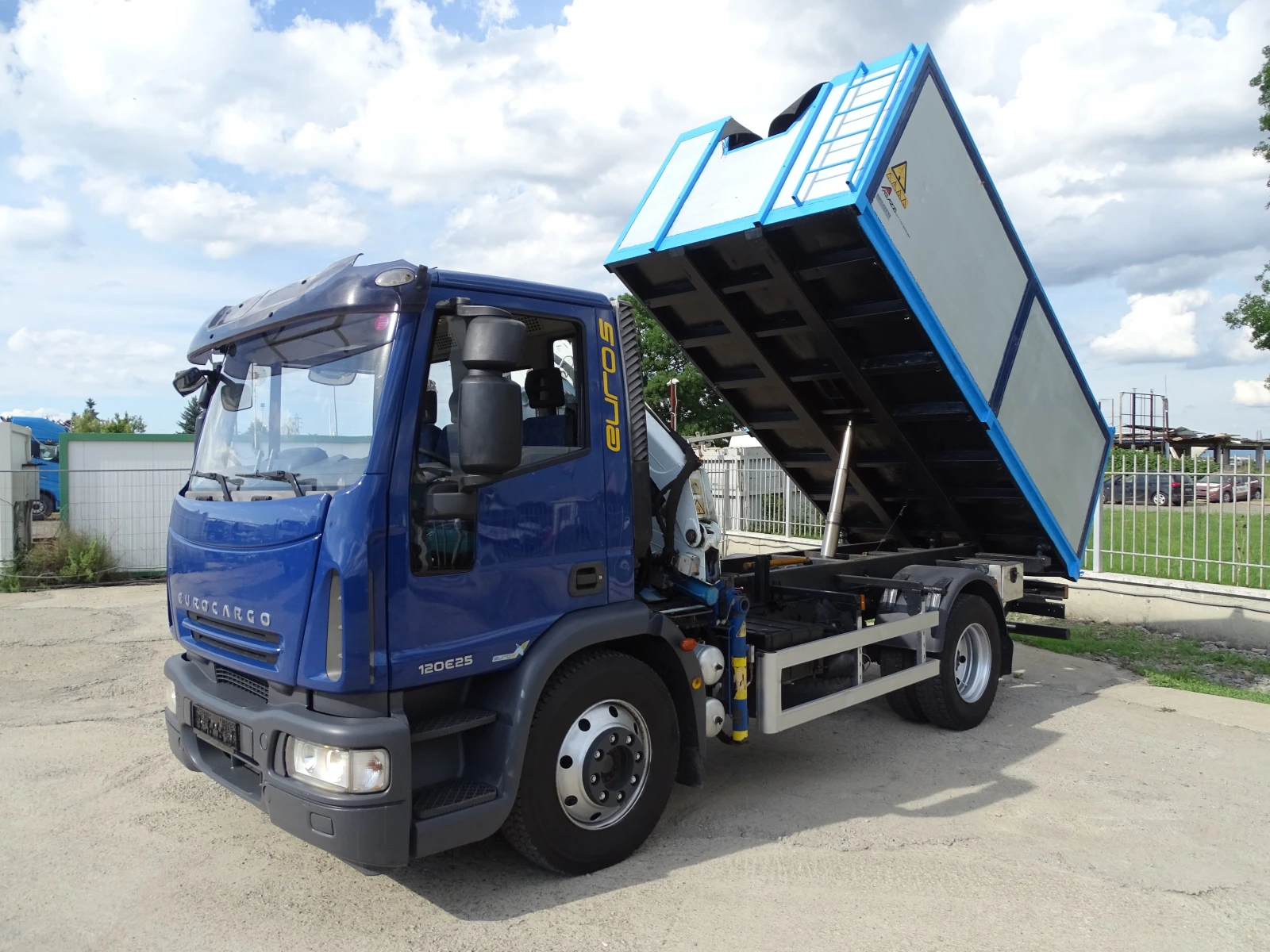 Iveco Eurocargo120e * ЕКАРИСАЖЕН КАМИОН ЗА ЖИВОТНИ* , снимка 7 - Камиони - 54824128