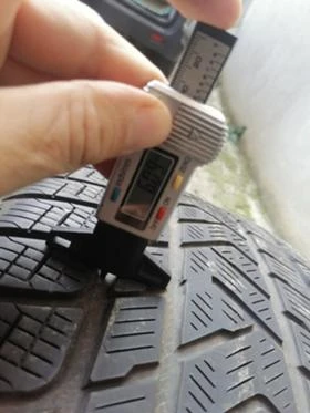 Гуми Зимни 295/35R21, снимка 5