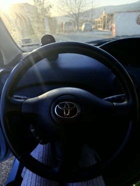 Toyota Yaris 1.00 VVT - i, снимка 8