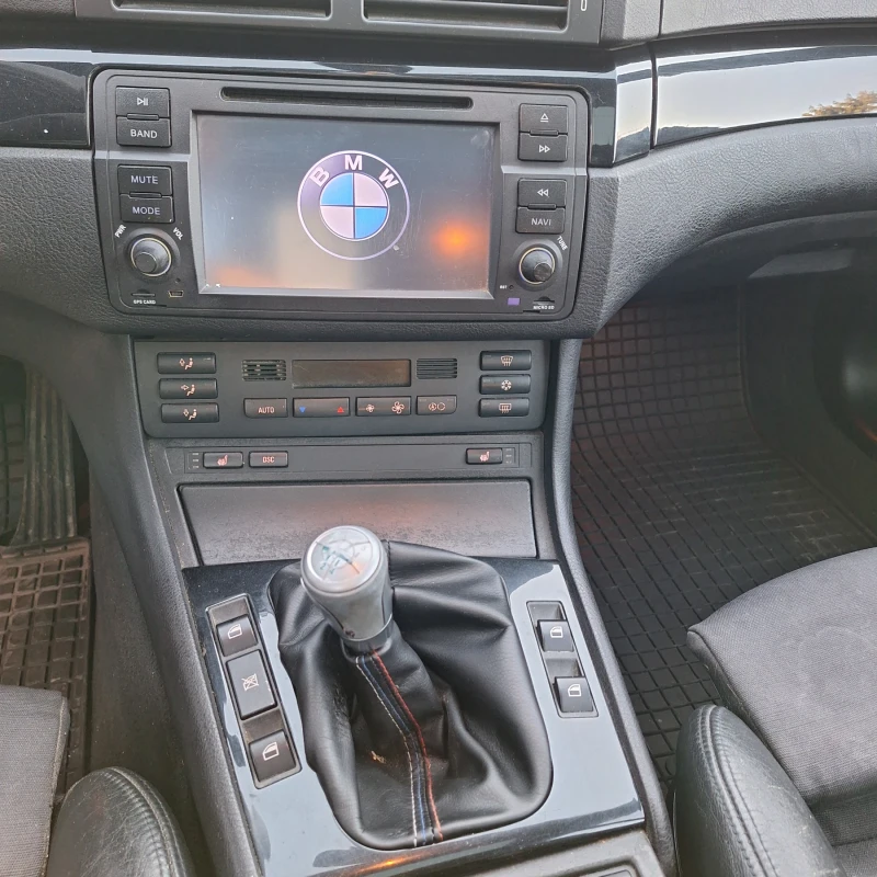 BMW 330, снимка 6 - Автомобили и джипове - 47426116