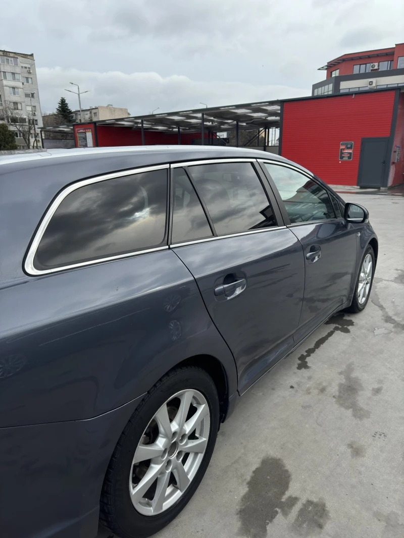 Toyota Avensis, снимка 10 - Автомобили и джипове - 48044955