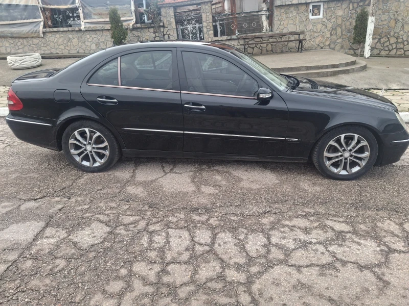 Mercedes-Benz E 270 2.7 CDI, снимка 12 - Автомобили и джипове - 48500456