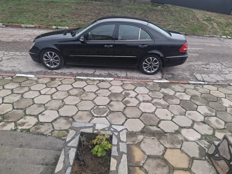 Mercedes-Benz E 270 2.7 CDI, снимка 4 - Автомобили и джипове - 48500456