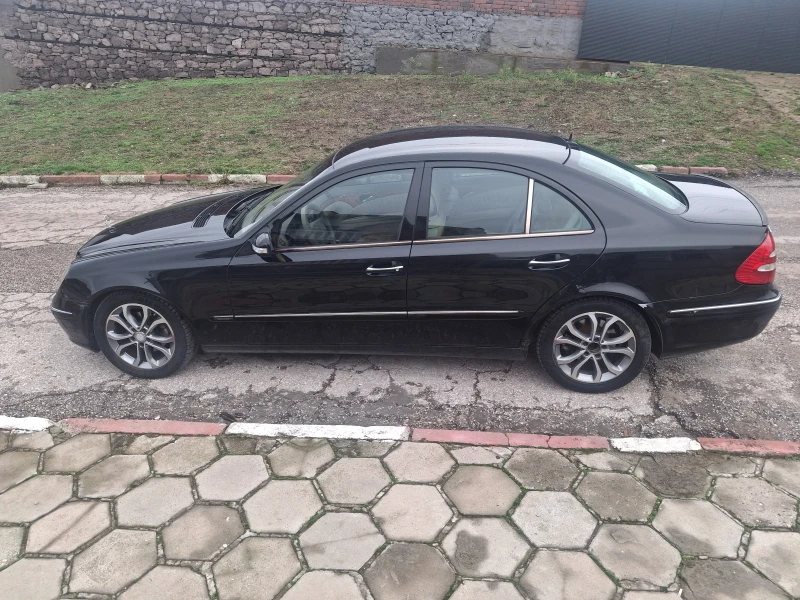 Mercedes-Benz E 270 2.7 CDI, снимка 2 - Автомобили и джипове - 48500456