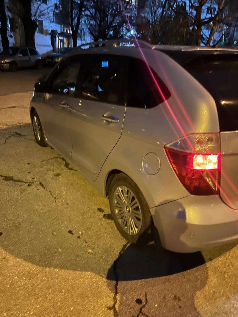 Honda Fr-v 6-места, снимка 4 - Автомобили и джипове - 52702444