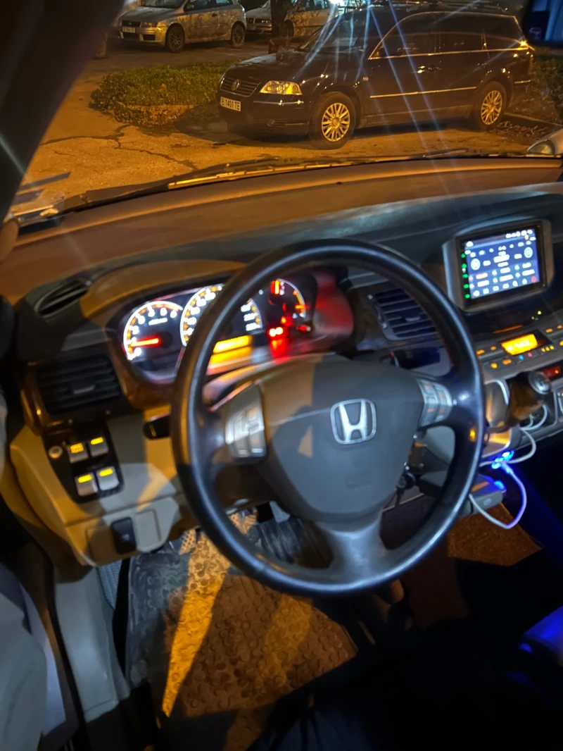 Honda Fr-v 6-места, снимка 11 - Автомобили и джипове - 52702444