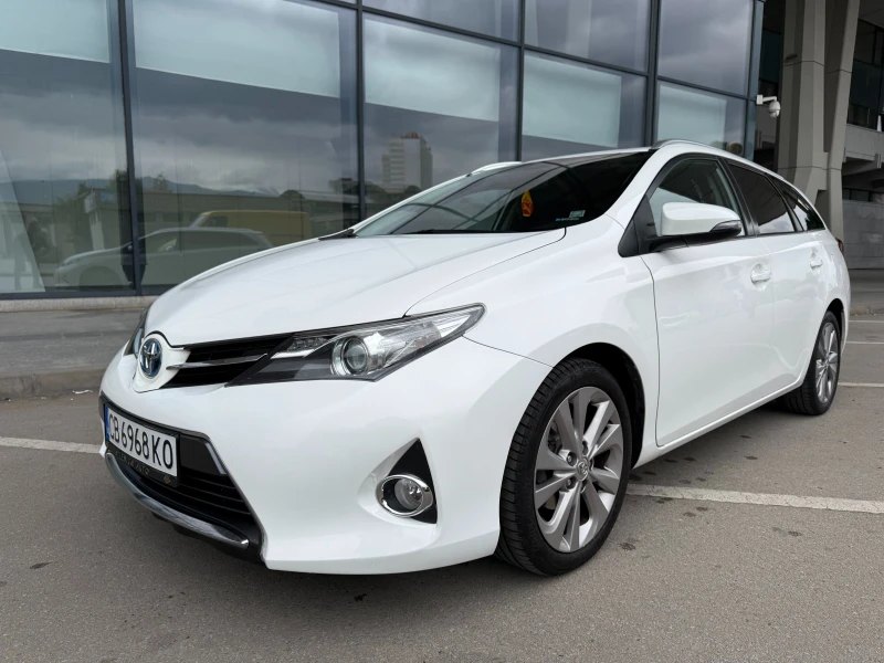 Toyota Auris 6 МЕСЕЦА ГАРАНЦИЯ/1.8 Hybrid 99к.с. Автоматик