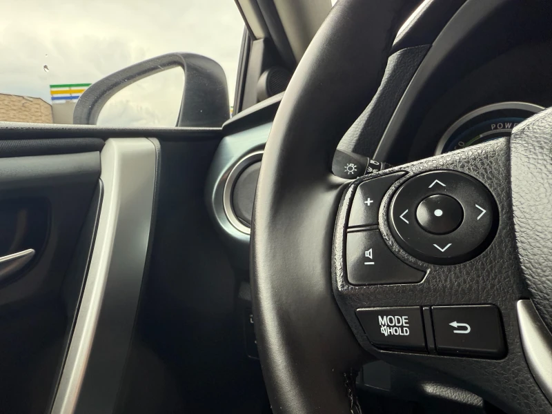 Toyota Auris 6 МЕСЕЦА ГАРАНЦИЯ/1.8 Hybrid 99к.с. Автоматик, снимка 15 - Автомобили и джипове - 52727982