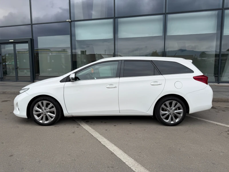 Toyota Auris 6 МЕСЕЦА ГАРАНЦИЯ/1.8 Hybrid 99к.с. Автоматик, снимка 2 - Автомобили и джипове - 52727982