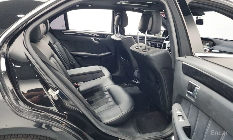 Mercedes-Benz E 220, снимка 12 - Автомобили и джипове - 53020120