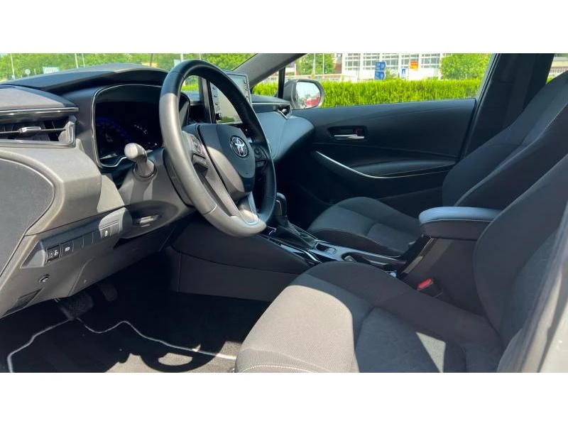 Toyota Corolla HB 1.8H Executive Plus - изображение 9