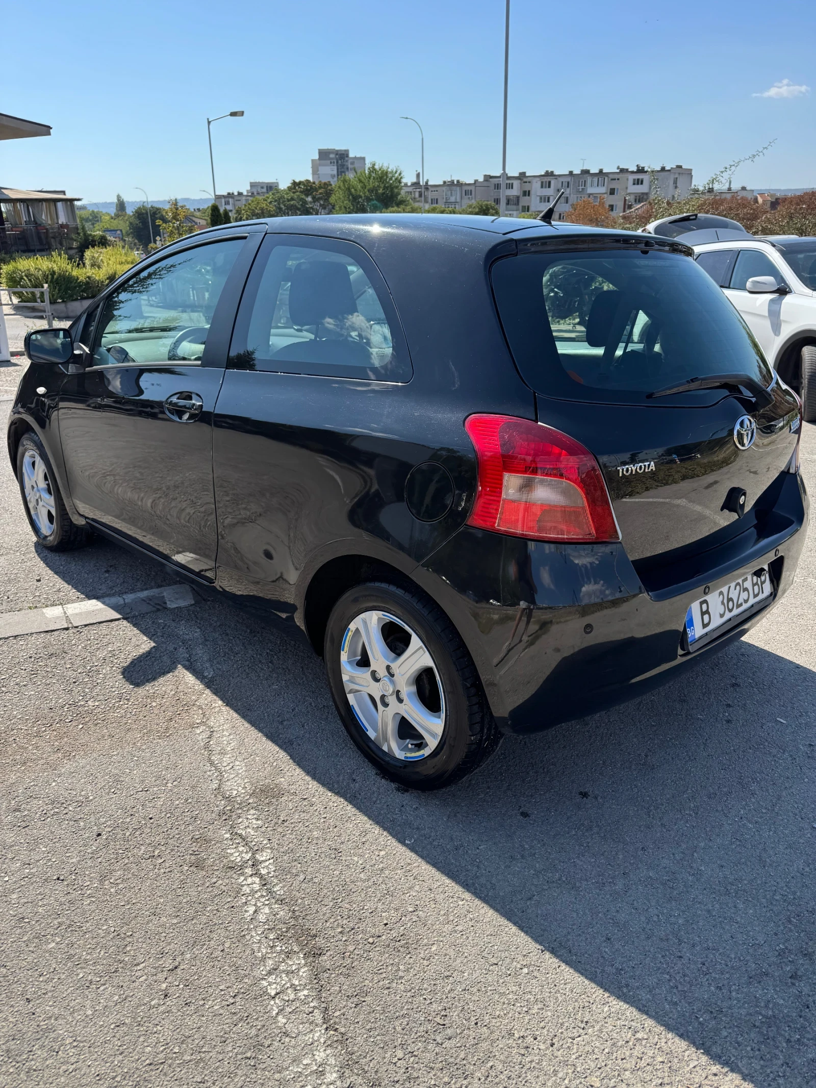 Toyota Yaris  - изображение 5
