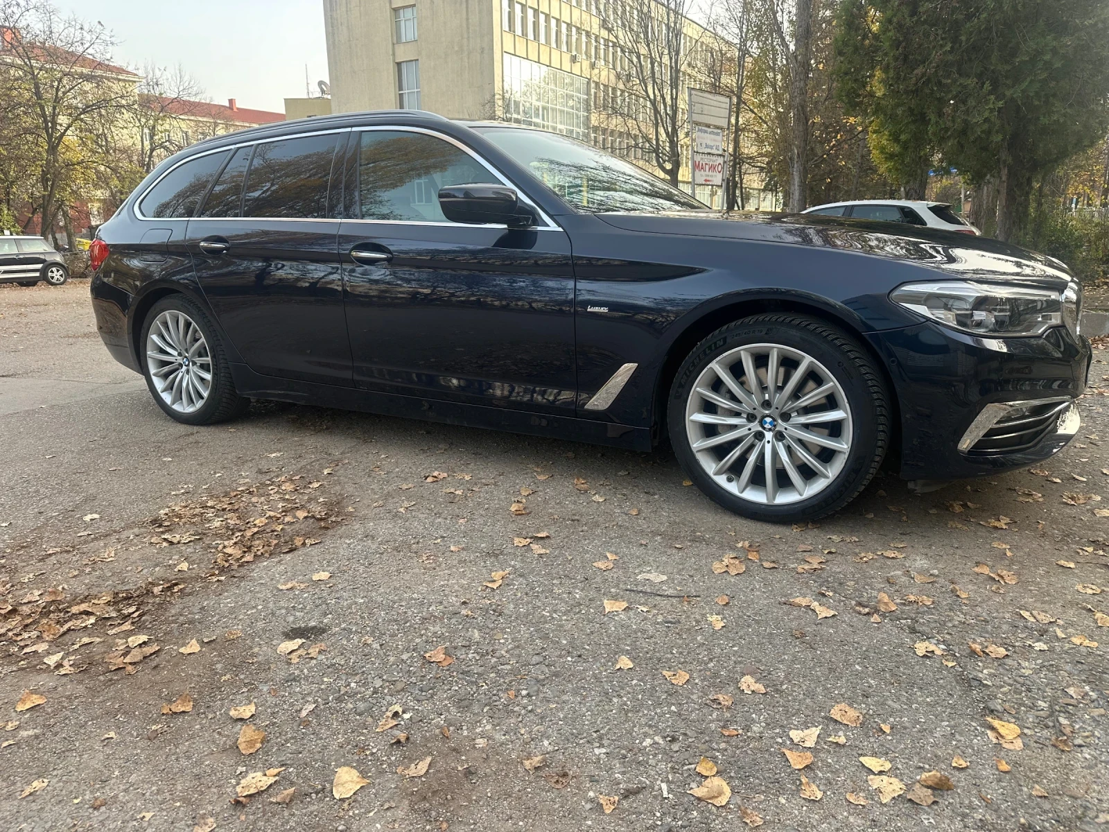 BMW 530 xDrive LuxuryLine, купувана от България - изображение 4