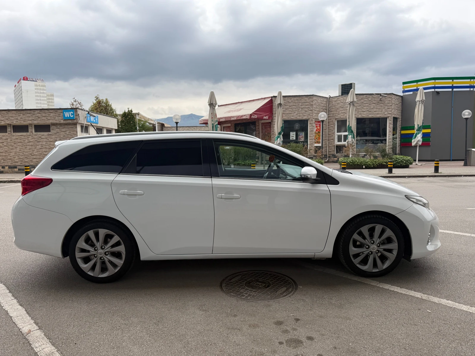 Toyota Auris 6 МЕСЕЦА ГАРАНЦИЯ/1.8 Hybrid 99к.с. Автоматик - изображение 5