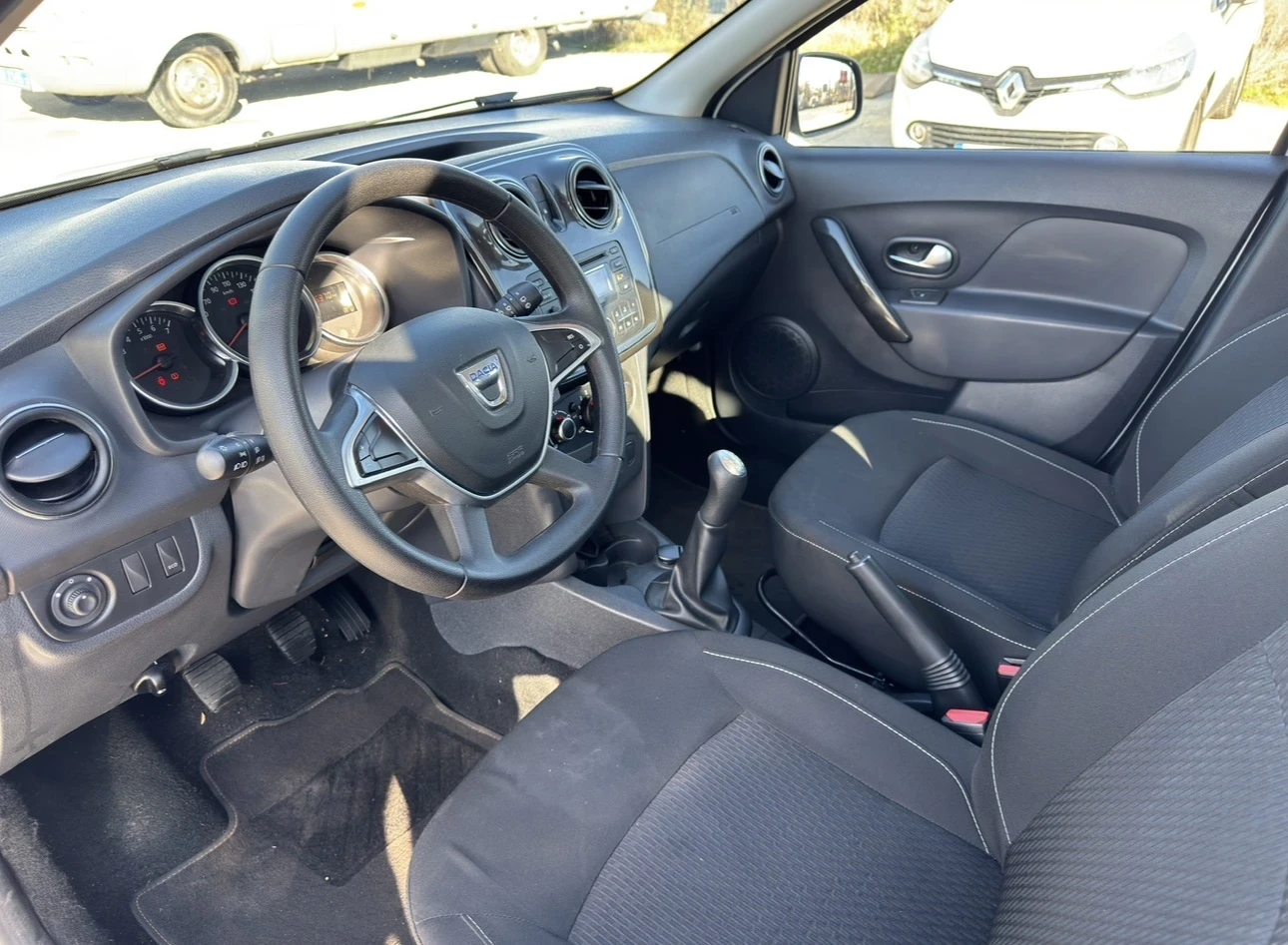 Dacia Sandero ����� / ����� / ���� ����� ����/��������/��������� | Mobile.bg � ����������� 9