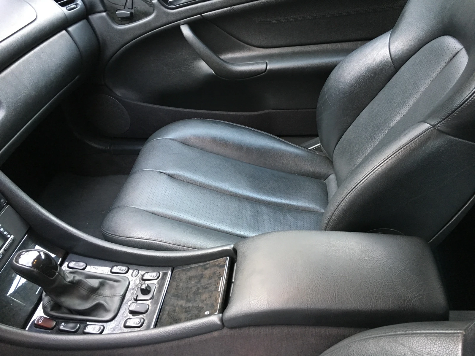 Mercedes-Benz CLK 200 Avantgarde, снимка 7 - Автомобили и джипове - 53724712