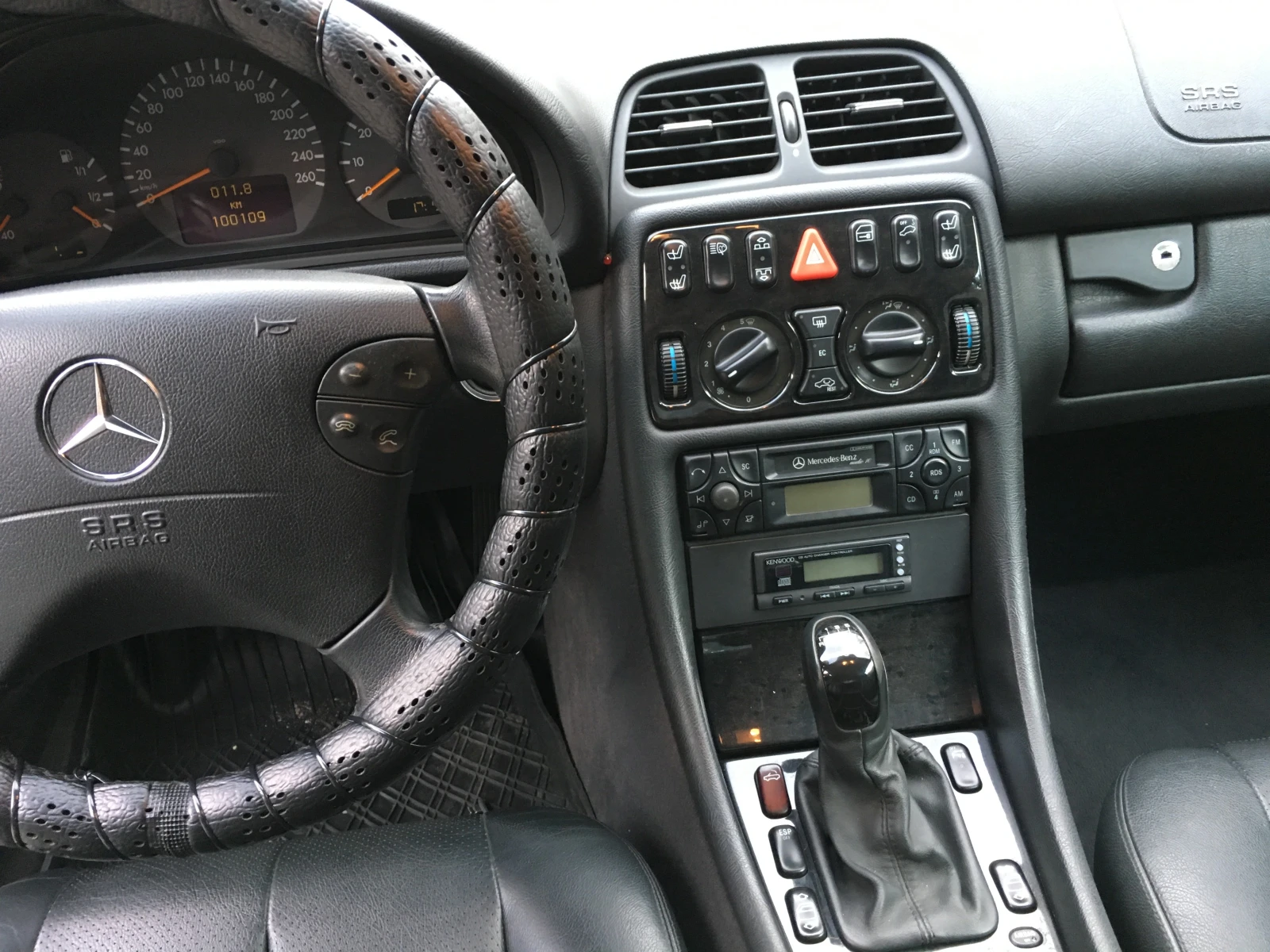 Mercedes-Benz CLK 200 Avantgarde, снимка 6 - Автомобили и джипове - 53724712