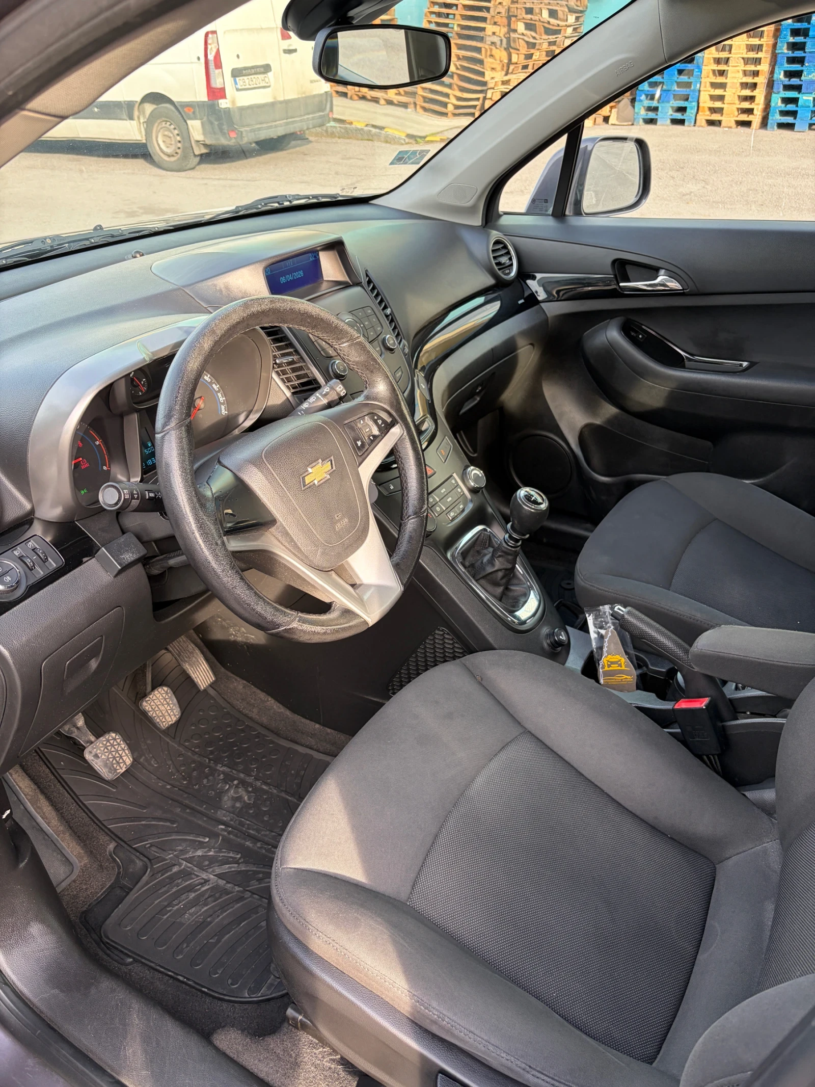 Chevrolet Orlando, снимка 8 - Автомобили и джипове - 54127177