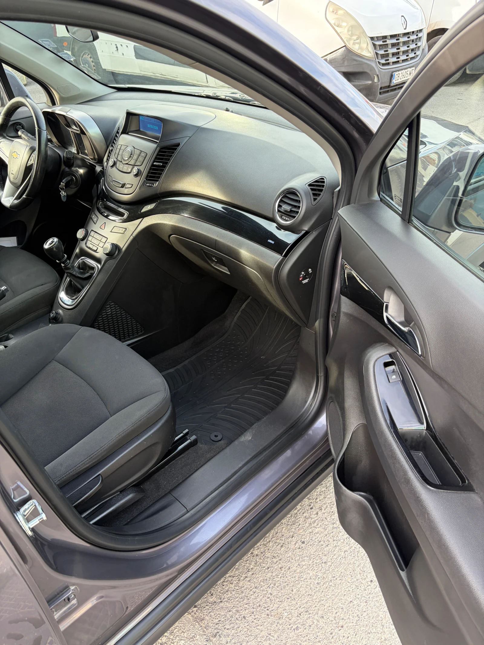 Chevrolet Orlando, снимка 13 - Автомобили и джипове - 54127177