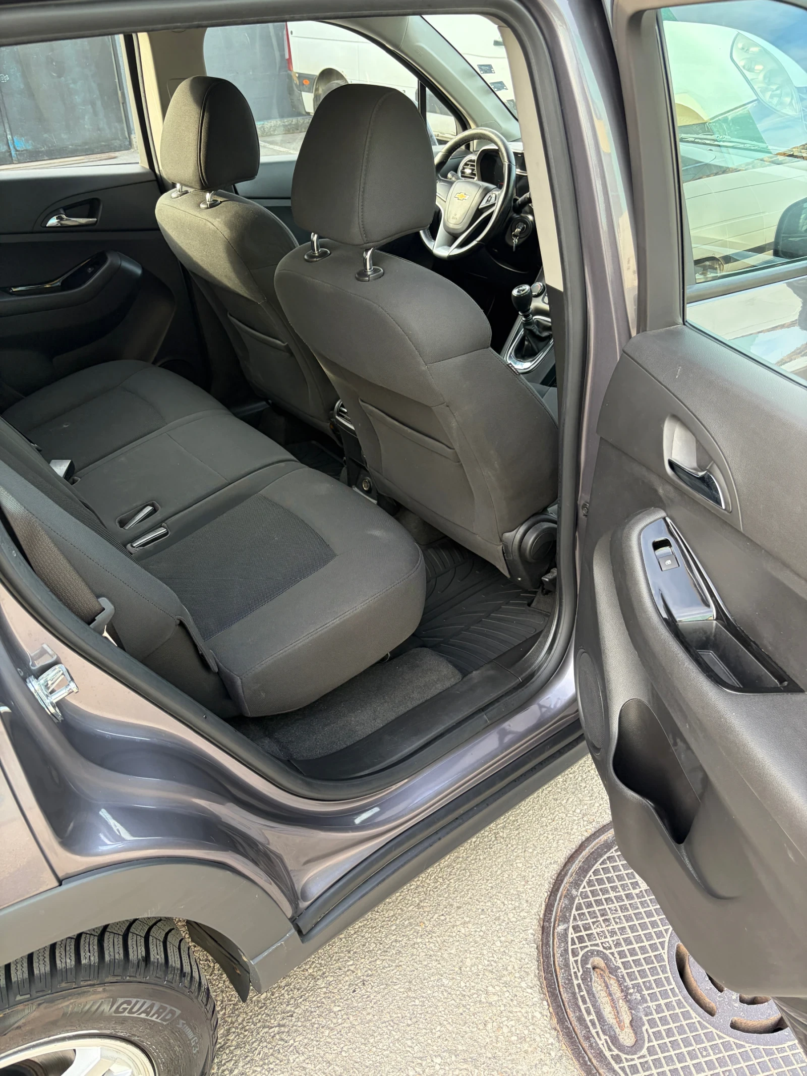 Chevrolet Orlando, снимка 12 - Автомобили и джипове - 54127177