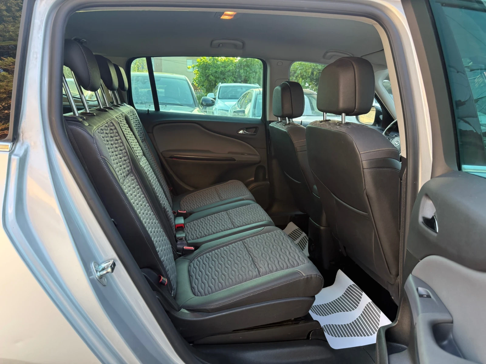 Opel Zafira 1.6ECO-M TURBO, снимка 14 - Автомобили и джипове - 55093868