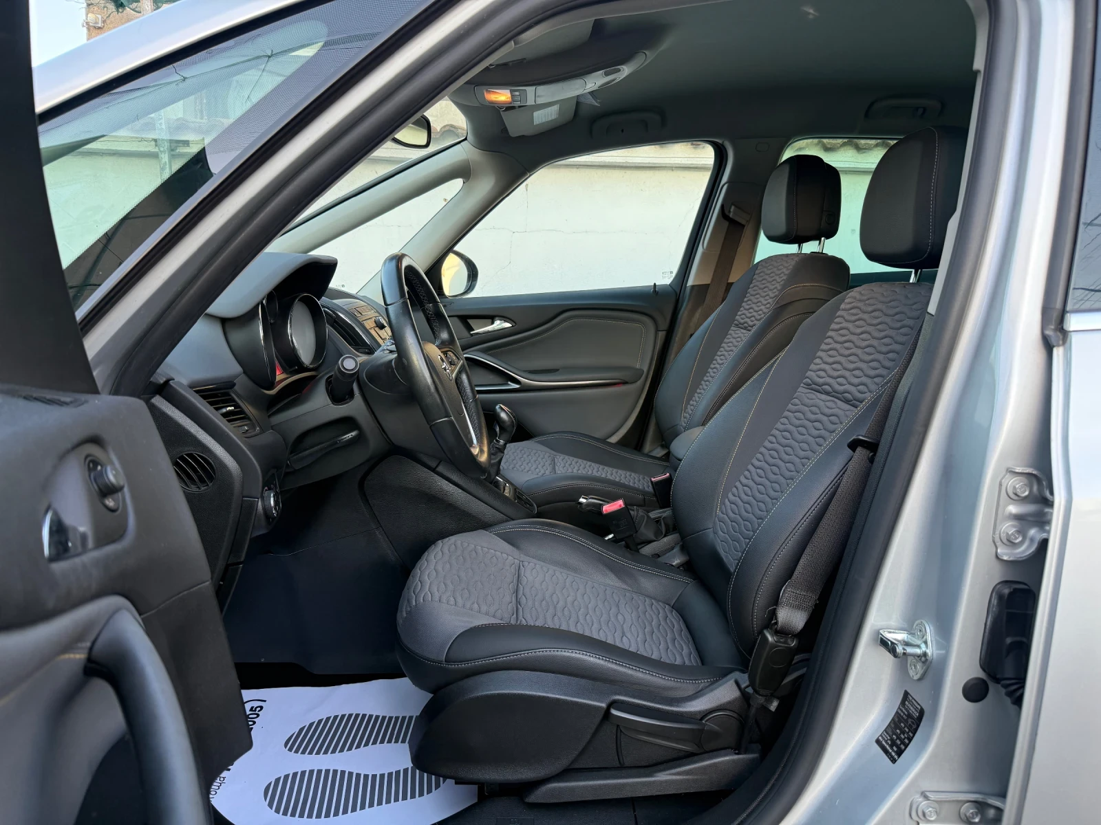 Opel Zafira 1.6ECO-M TURBO, снимка 7 - Автомобили и джипове - 55093868