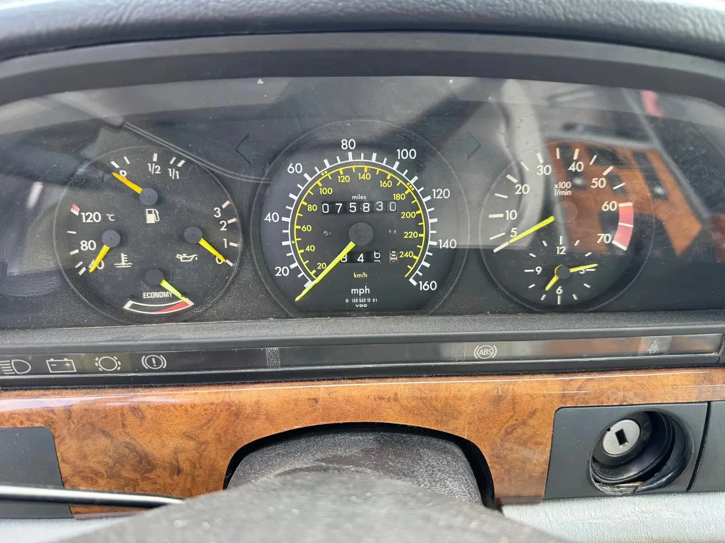 Mercedes-Benz 500 SEC * AвтоКредит * (ЦЕНА ДО БГ), снимка 9 - Автомобили и джипове - 55136893