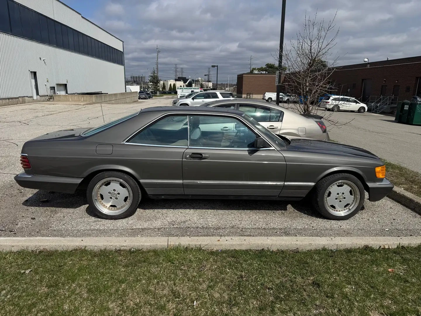 Mercedes-Benz 500 SEC * AвтоКредит * (ЦЕНА ДО БГ), снимка 3 - Автомобили и джипове - 55136893