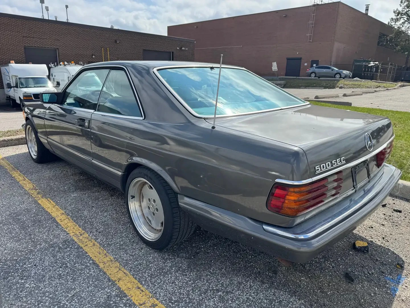 Mercedes-Benz 500 SEC * AвтоКредит * (ЦЕНА ДО БГ), снимка 5 - Автомобили и джипове - 55136893