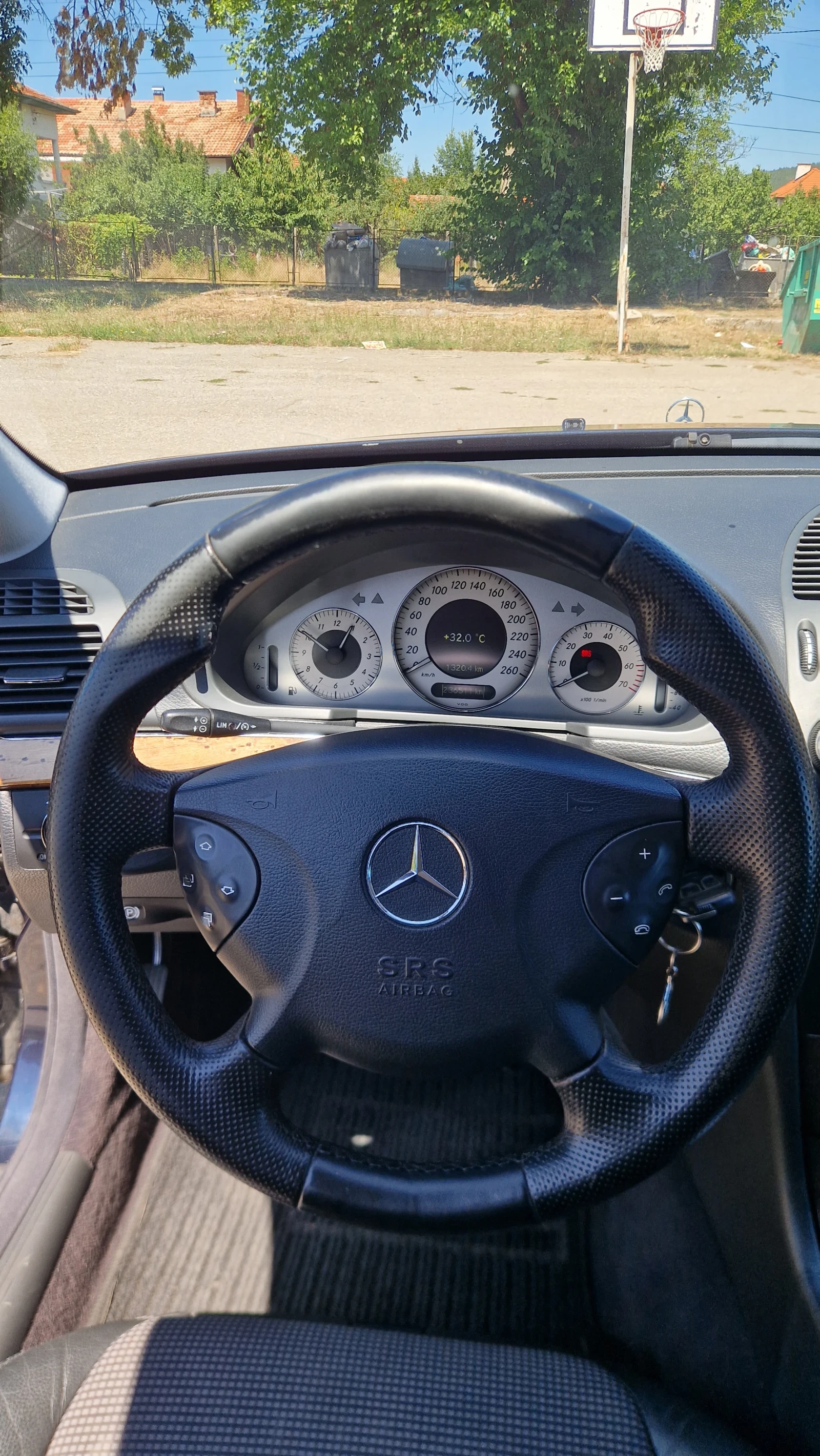 Mercedes-Benz E 320 V6 Газ, снимка 14 - Автомобили и джипове - 55500115