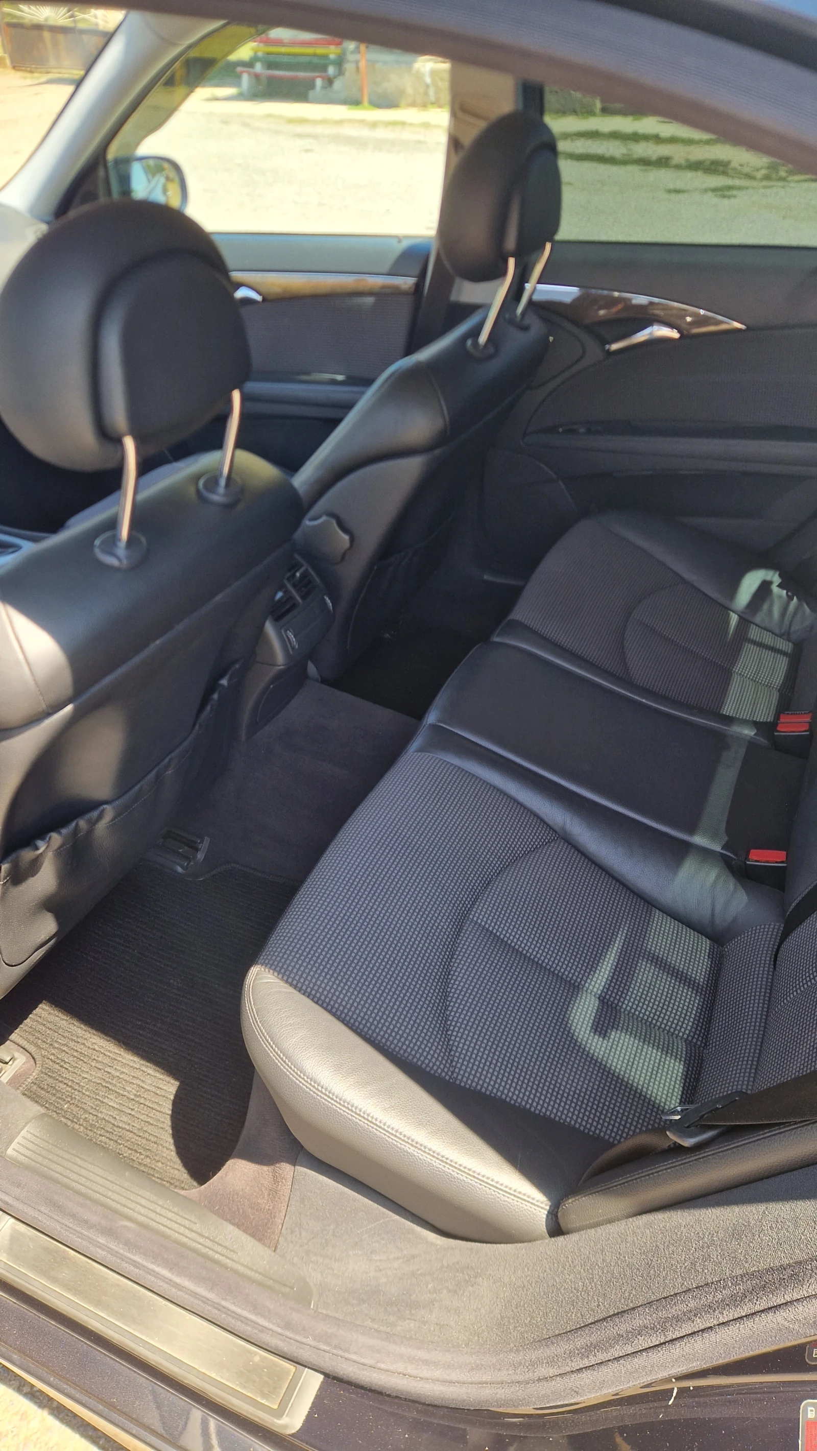 Mercedes-Benz E 320 V6 Газ, снимка 11 - Автомобили и джипове - 55500115