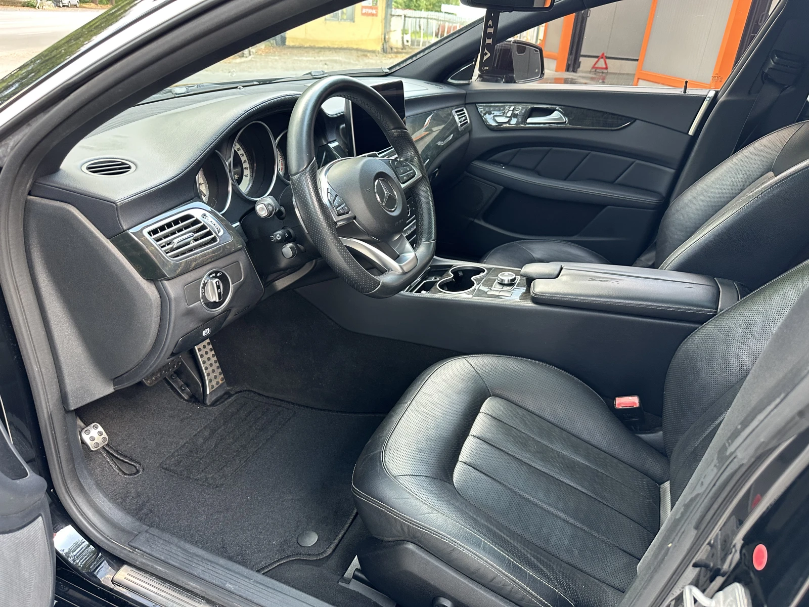 Mercedes-Benz CLS 400 4 Matic, снимка 9 - Автомобили и джипове - 55570847