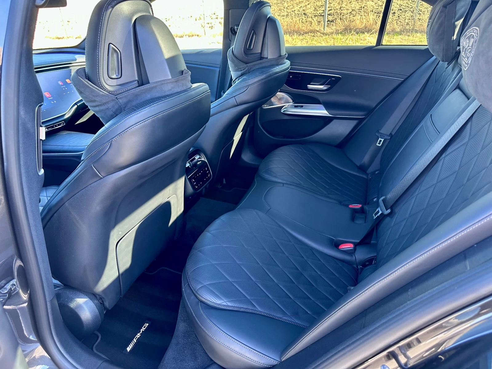 Mercedes-Benz E 220 AMG FULL, снимка 8 - Автомобили и джипове - 56245351