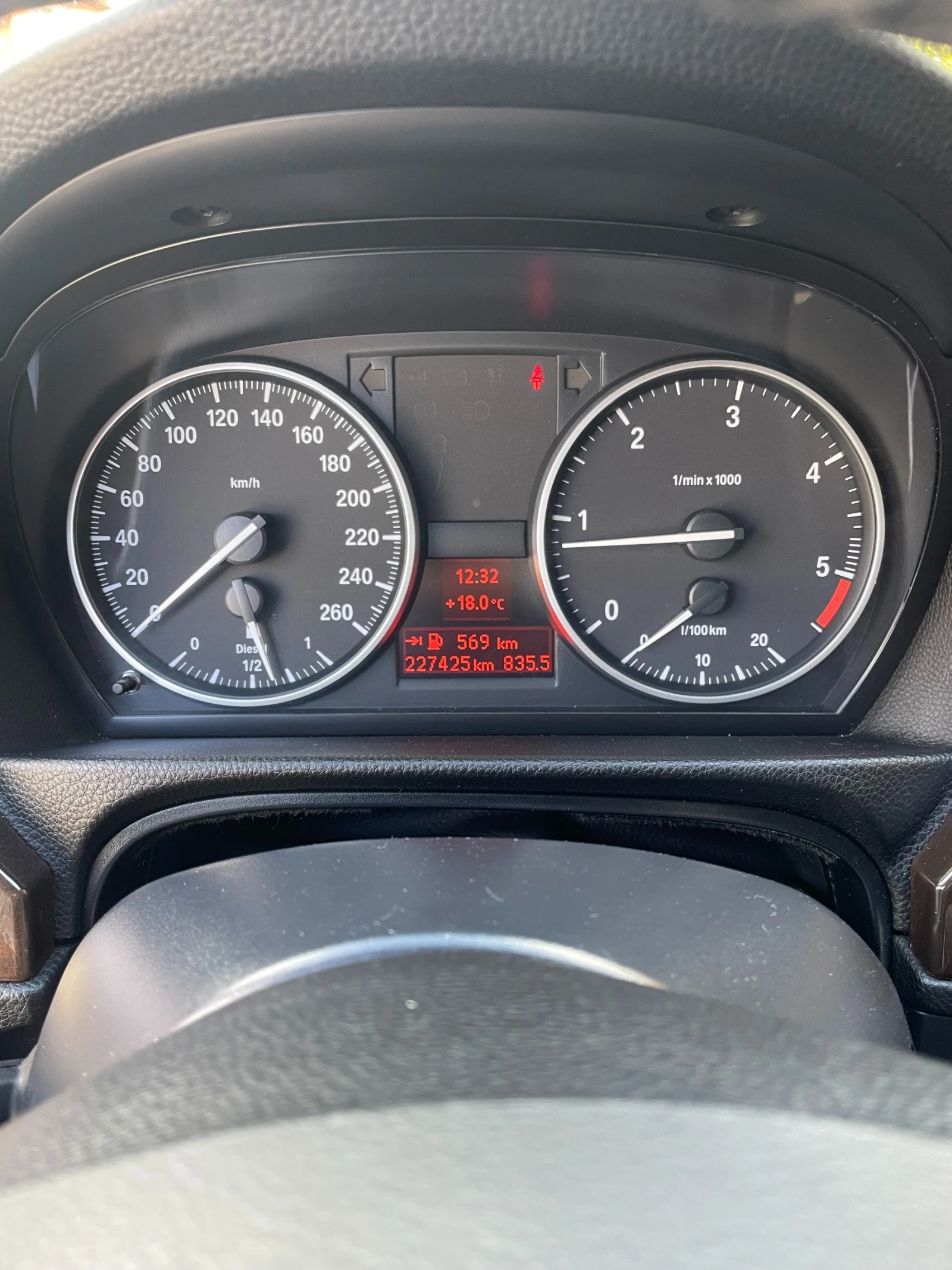 BMW 320 E90 LCI, снимка 10 - Автомобили и джипове - 56310216