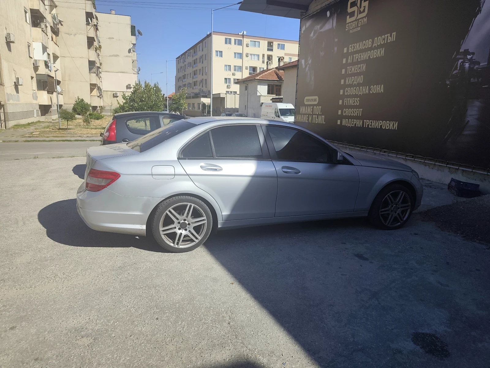 Mercedes-Benz C 180, снимка 4 - Автомобили и джипове - 56466764