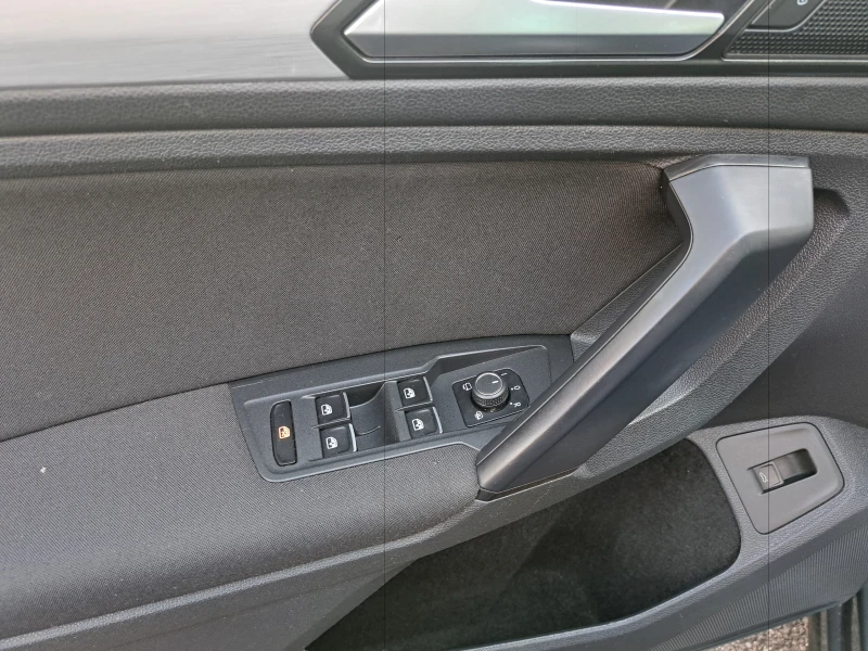 VW Tiguan 1.4TSI-R-LINE-NAVI-ПЕРФЕКТЕН, снимка 10 - Автомобили и джипове - 52156973