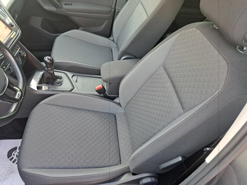 VW Tiguan 1.4TSI-R-LINE-NAVI-ПЕРФЕКТЕН, снимка 6 - Автомобили и джипове - 52156973