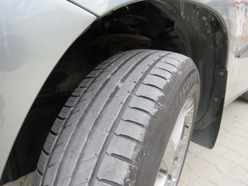 Toyota Rav4, снимка 11 - Автомобили и джипове - 52593640